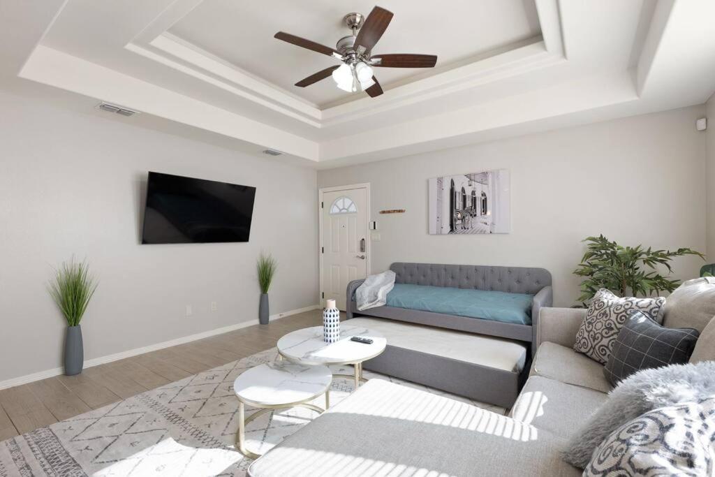 Cozy 3 Bed 2 Bath Apartment, Near Shopping Plazas, Expressway And Free Parking Edinburg Dış mekan fotoğraf