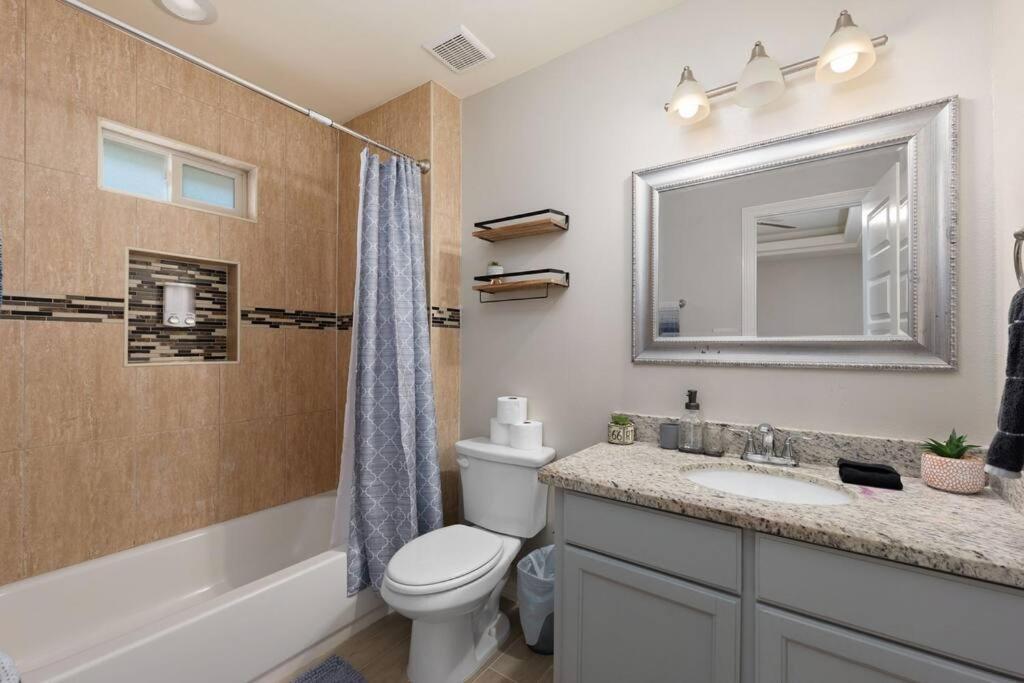 Cozy 3 Bed 2 Bath Apartment, Near Shopping Plazas, Expressway And Free Parking Edinburg Dış mekan fotoğraf