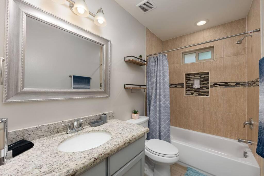 Cozy 3 Bed 2 Bath Apartment, Near Shopping Plazas, Expressway And Free Parking Edinburg Dış mekan fotoğraf