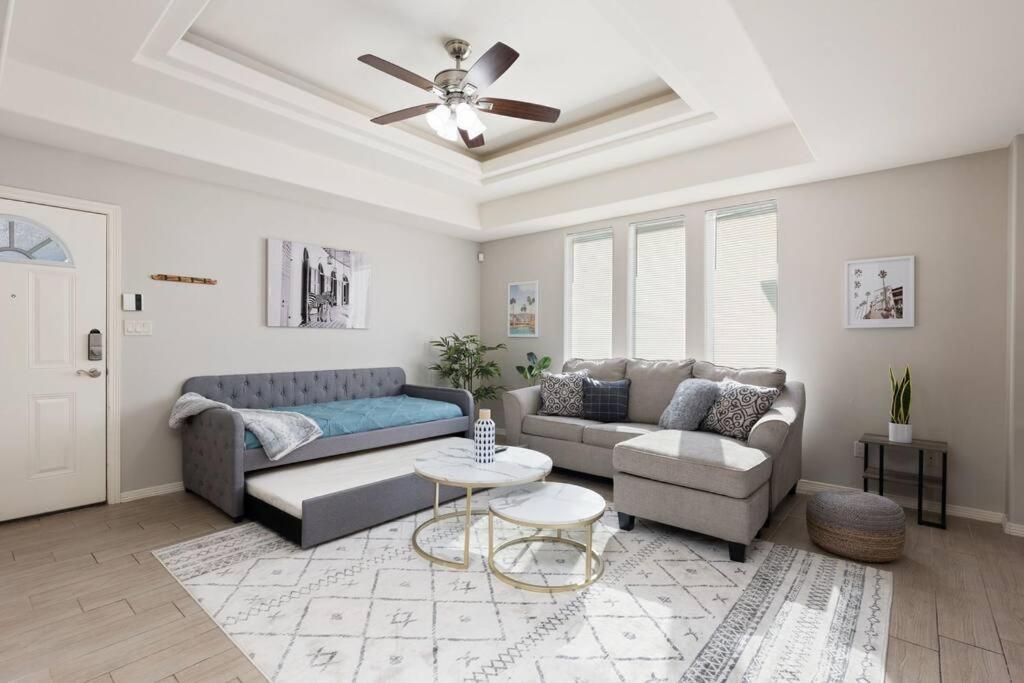 Cozy 3 Bed 2 Bath Apartment, Near Shopping Plazas, Expressway And Free Parking Edinburg Dış mekan fotoğraf